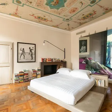 Casa Arte, A Burghesius